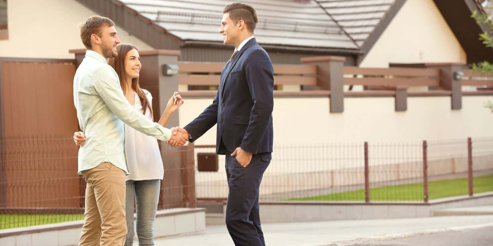 Here’s Why You Should Consult a Cash Home Buyer Over a Real Estate Agent in Fort Bragg